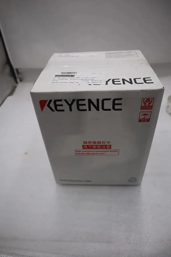 New Keyence SZ-V04 Safety Laser SZ-V04 Scanner STOCK G493