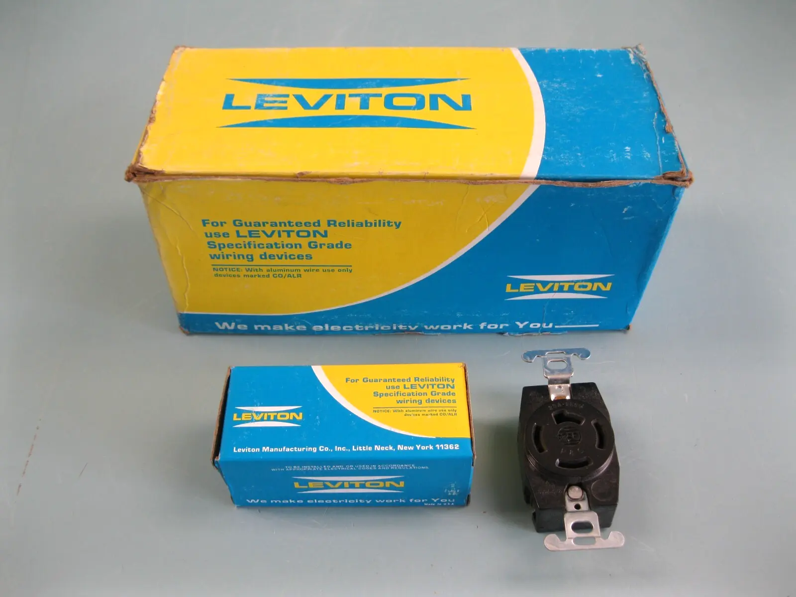 NEW Leviton 7410G