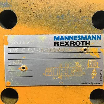 USED MANNESMANN REXROTH 4WE10E6732CG24N9Z4T08