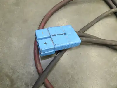 Hobart 725C324 Forklift Battery Accu-Charger 48V 601-725Ah 145A 208/240/480V 3Ph