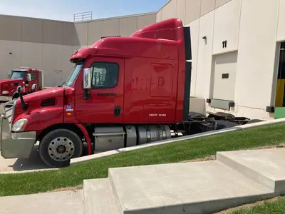 USED 2013 FREIGHTLINER CASCADIA