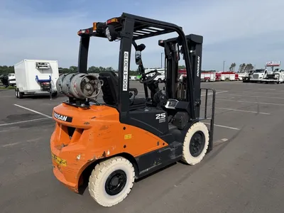 Used 2023 DOOSAN G25E-7 FORKLIFT Internal Combustion Forklifts: Pneumatic Tire Minnesota US | Carco Truck & Equipment #1514099