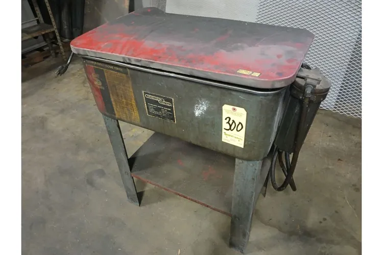 Used _UNKNOWN_ _UNKNOWN_ Parts Washers Ohio US | Thompson Auctioneers #1554018
