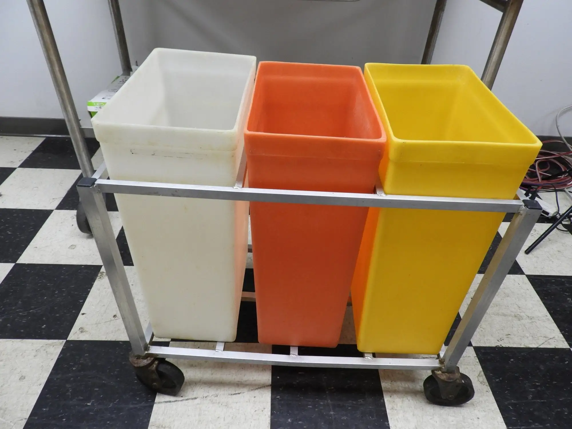 Used Winholt _UNKNOWN_ Restaurant Storage Containers Illinois US | Falcon Restaurant Supply #1376889