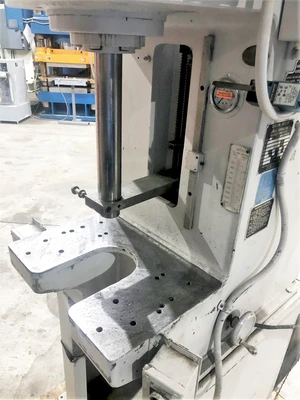 USED DENISON MULTIPRESS DENISON MULTIPRESS SO85HC201C221D267A72A59S206 PRESS