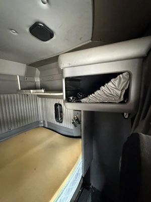 Used 2012 KENWORTH T800 TRUCK TRACTOR Conventional trucks Michigan US | Miedema Asset Management Group #1709452