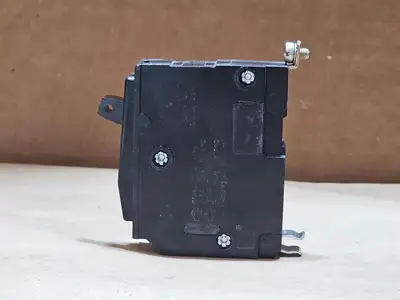 Used SQUARE D QOB115 Switchgears British Columbia CA | Lenmark #1438695