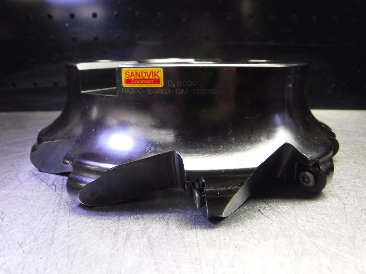Sandvik 1.250" Indexable Facemill 2.5" Arbor RA200-184R63-19M (LOC1437B)