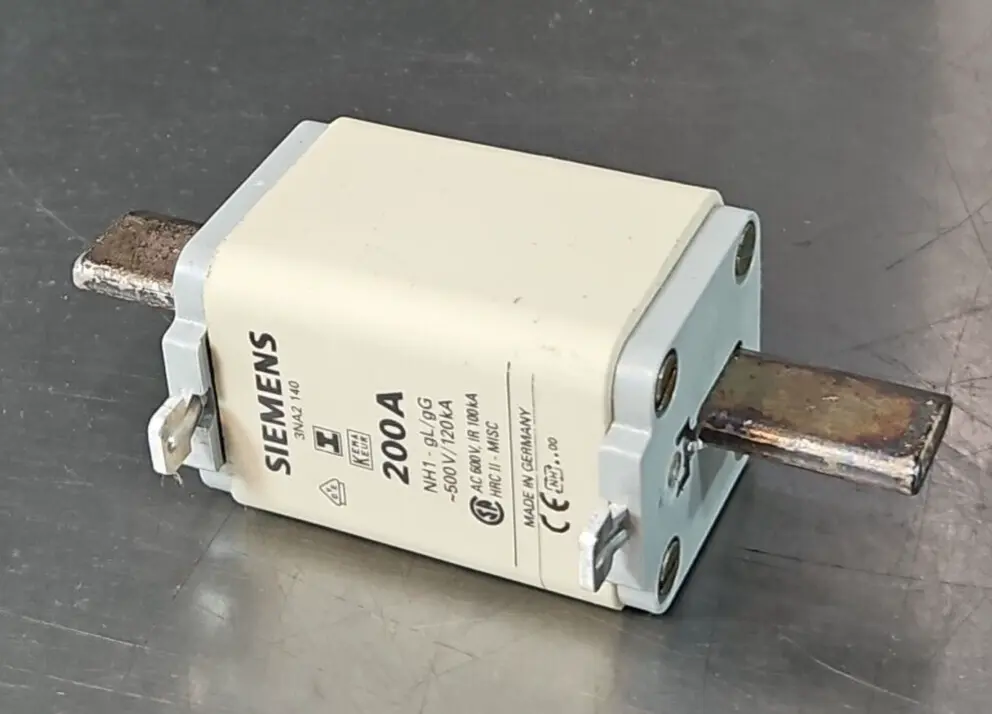 Siemens 3NA2 140 Fuse Link 200A loc4D2