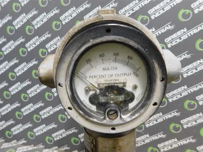 Solartron Schlumberger PG3040-100-18-21-19-XX-13 Pressure Transmitter 30VDC Used