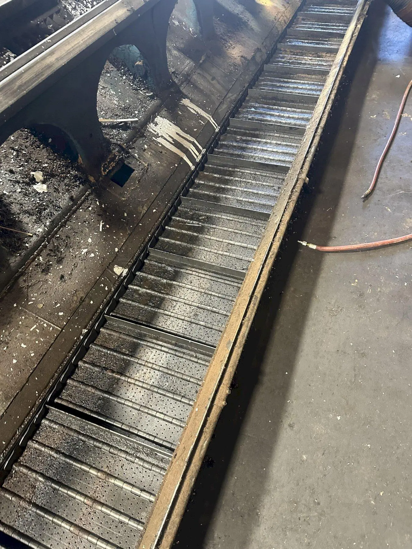 40' X 16" JORGENSON MOTORIZED CHIP CONVEYOR: YOBRO #24160