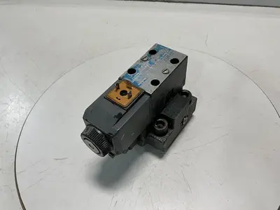 USED VICKERS DG4V-3-2AL-M-U-HL7-60