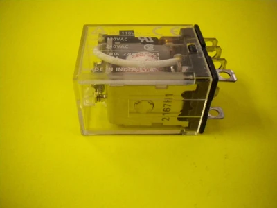 USED OMRON LY2