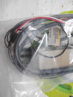 NEW OMRON E3X-A11