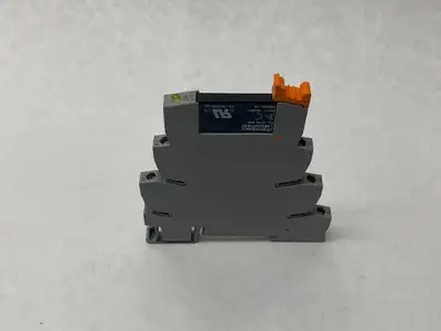 USED PHOENIX CONTACT PLUG-IN SOCKET BASE W/ RELAY