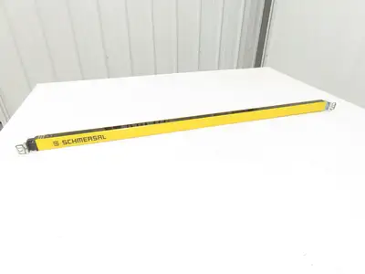 Schmersal SLC440-R-0890-14-01 Safety Light Curtain Receiver 890mm 24VDC 0.3-7m