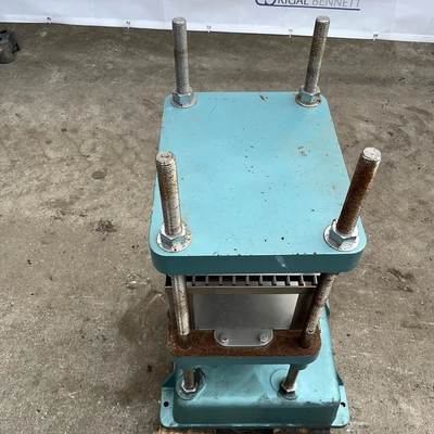Apex Hydraulic Press 10 Ton 300mm Square