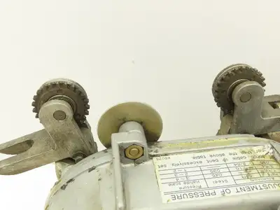 Yaskawa Electric PMEE-12CBB Welder Wire Motor Feeder 24VDC 3/64 Rollers