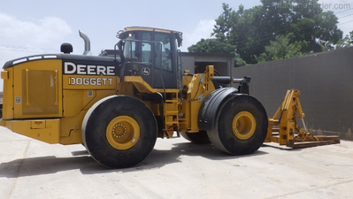 USED 2016 Deere 744K