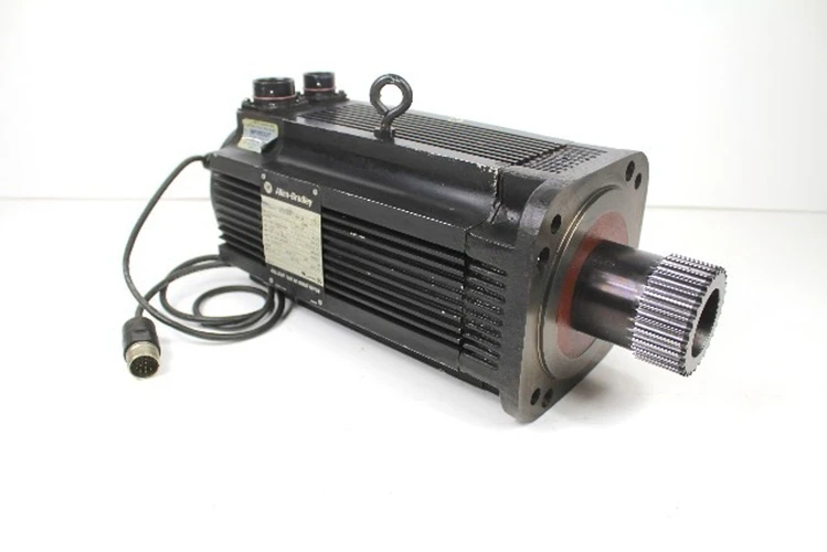 Used ALLEN BRADLEY 1326AB-B520F-21 Servo Motors Kentucky US | Industrial Parts R Us Inc. #357432