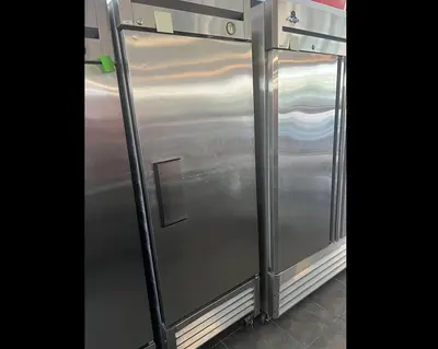 Used: True T-23-HC 27” One Section Reach In Refrigerator, (1) Right Hinge Solid Door, 115vUsed: True T-23-HC 27” One Section Reach In Refrigerator, (1) Right Hinge Solid Door, 115v