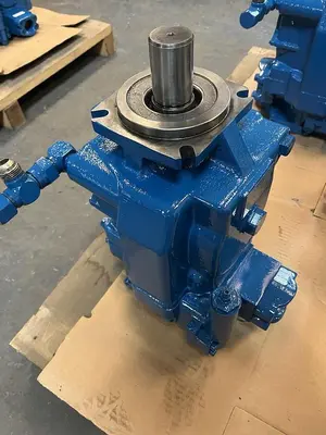 Used VICKERS PVH131C-RAF-16S-10-CM7-31 Pumps | Surplus Asset Holdings #1206255