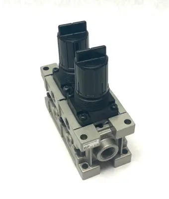 USED SMC DUAL-REGULATOR MODULAR MANIFOLD 1/4" NPT