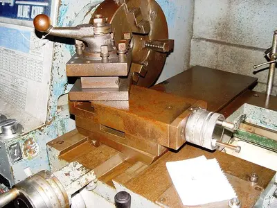 USED LODGE & SHIPLEY 18" X 84" GAP BED GEARED HEAD ENGING LATHE