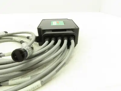 Idec BX5T-NS2Y Servo Power Supply 24VDC 10-Cable Terminal Breakout Box Module