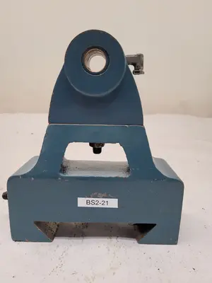 Used BRIDGEPORT RIGHT ANGLE SUPPORT Misc Industrial Equipment Kentucky US | Aucto #688118