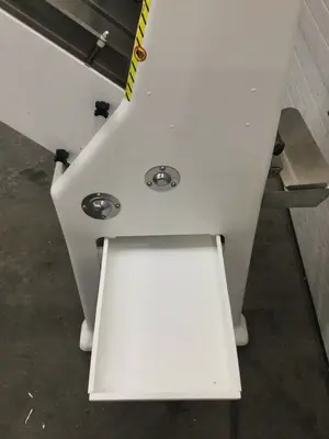 167-0557 Oliver 797-32N Bread Slicer