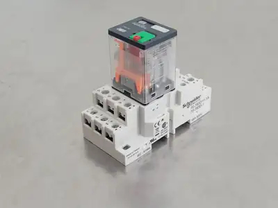 NEW SCHNEIDER ELECTRIC 783XCXM4L-24A