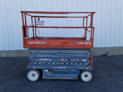 USED 2015 Skyjack SJ4632