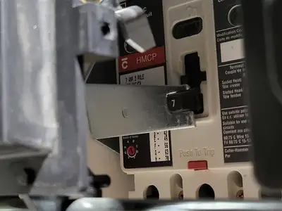 2hp, 600V, 7A, 3-Ph, FVNR Starter, Size 1, (Incomplete Components)