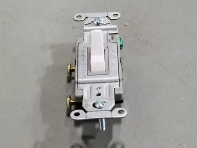 NEW HUBBELL CS115W