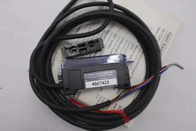 NEW OPEN BOX KEYENCE FS-T1 Fiber Optic Sensors FST1 STOCK 613-D