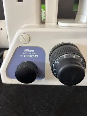 Nikon Eclipse TE300 Inverted Phase Contrast Fluorescence Microscope 4 Objectives