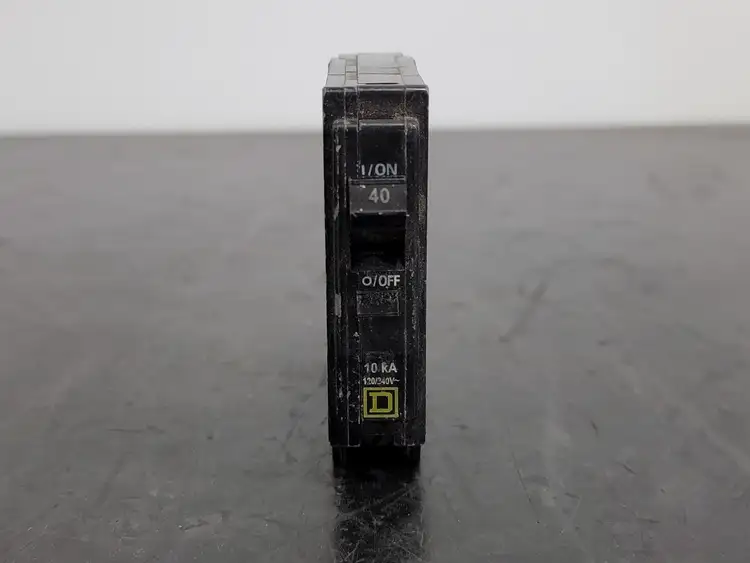 Used SQUARE D QO140 Switchgears British Columbia CA | Lenmark #242939