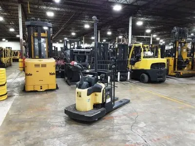 USED 2023 HYSTER B60ZAC2