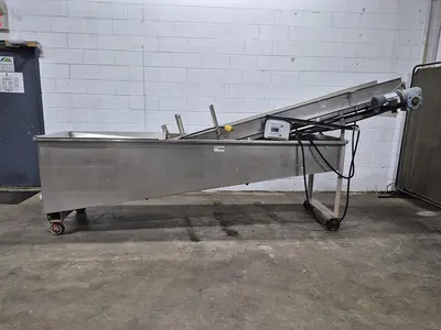 Incline Conveyor with 30 Gallon Tank