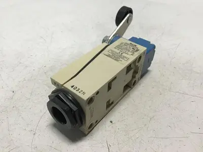 USED NAIS AZD1004T03