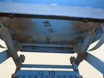 AMI Spring Loaded Industrial Pallet Load Leveler 3500lbs 42x46" Swivel Top