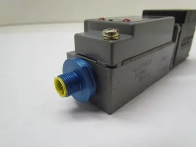 CH Cutler Hammer E51SPL Limit Switch on E51RN Receptacle With E51DF33 Head