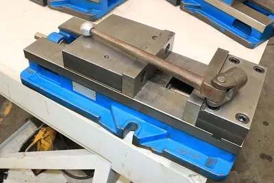 KURT B810 Anglock Vises | Prime Machinery (2)