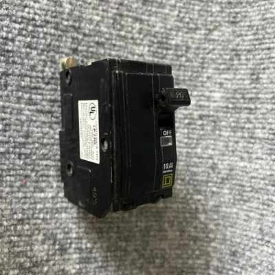 Used Square D Q0B220 Circuit Breakers California US | Davliegogo LLC #1729087