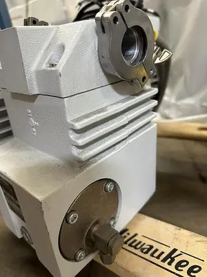 LEYBOLD D16B  VACUUM PUMP WITH EXHAUST OIL SEPARATOR AR 16-25