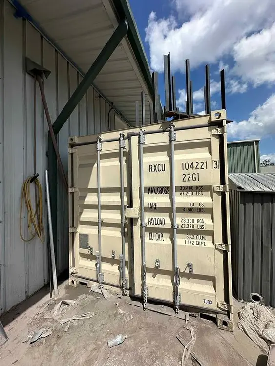 Used OUTDOOR INDUSTRIAL SANDBLASTER _UNKNOWN_ Blast Room (Manual Booth) Pennsylvania US | Shot Blasting Equipment #1244249