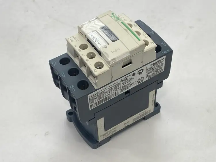 Used Schneider Electric IEC Contactor 3P 32A 480VAC 24VDC Coil PLC Contactors Michigan US | Maverick Industrial Sales #1402008