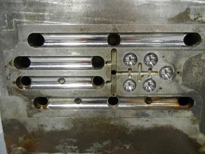 Expandable Wall Mount Rack