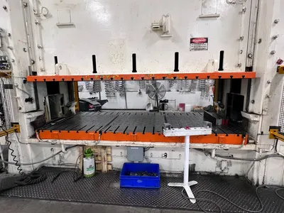 1968 VERSON S2-400-132-60T Straight Side Double Crank Press | Universal Press & Machinery (UPM) (5)